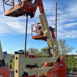 2016 JLG E450AJ Articulating Boom Lift