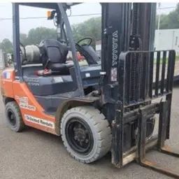 2018 Toyota 8FGU30 Warehouse Forklift