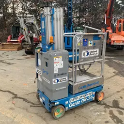 2014 Genie GR-20 Self-Propelled One-Person Lift