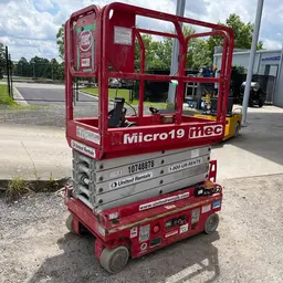 2018 MEC MICRO 19 Scissor Lift
