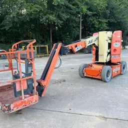 2013 JLG E300AJP Articulating Boom Lift
