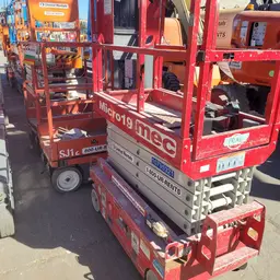 2018 MEC MICRO 19 Scissor Lift
