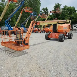 2011 JLG 800AJ Articulating Boom Lift