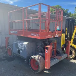 2016 Skyjack SJ6832RT Scissor Lift