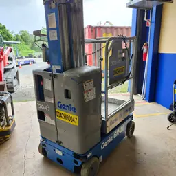 2016 Genie GR-20 Self-Propelled One-Person Lift