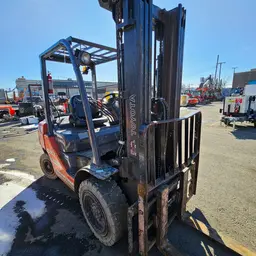 2018 Toyota 8FGU30 Warehouse Forklift