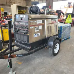 2019 Lincoln Electric VANTAGE 549 Welder
