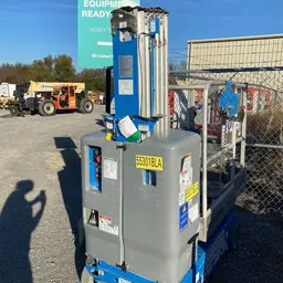 2017 Genie GR-20 Self-Propelled One-Person Lift