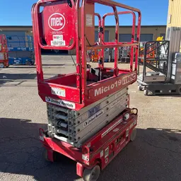 2018 MEC MICRO 19 Scissor Lift
