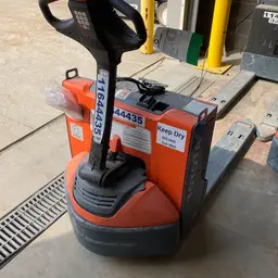 2023 Toyota 8HBW23 Jack