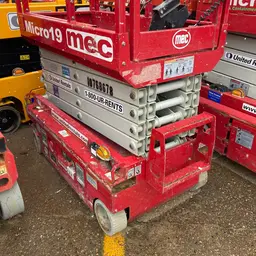 2018 MEC MICRO 19 Scissor Lift