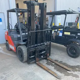 2018 Toyota 8FGU30 Warehouse Forklift