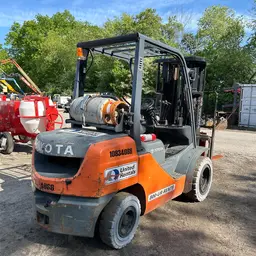 2018 Toyota 8FGU30 Warehouse Forklift