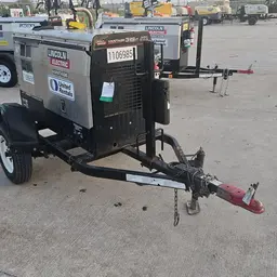 2020 Lincoln Electric VANTAGE 322 Welder