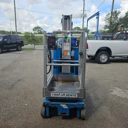 2017 Genie GR-20 Self-Propelled One-Person Lift