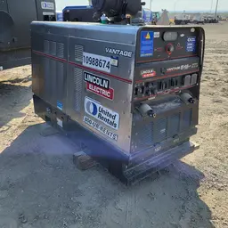 2019 Lincoln Electric VANTAGE 549 Welder