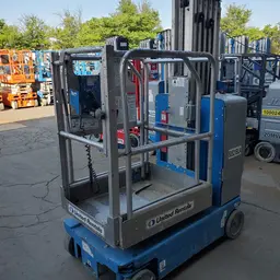 2017 Genie GR-20 Self-Propelled One-Person Lift