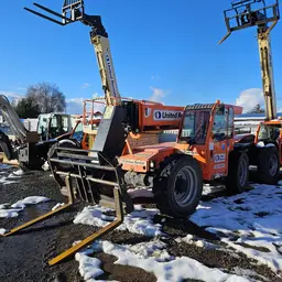 2017 SKYTRAK 8042 Forklift