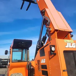 2017 SKYTRAK 8042 Forklift