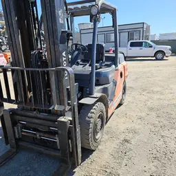 2016 Toyota 8FD35U Warehouse Forklift