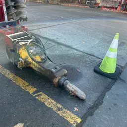 2017 Atlas Copco SB 452 Attachment