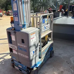 2015 Genie GR-20 Self-Propelled One-Person Lift