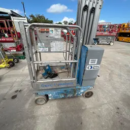 2016 Genie GR-20 Self-Propelled One-Person Lift