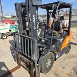 2019 Doosan G25N-7LP Warehouse Forklift