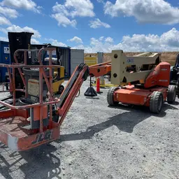 2016 JLG E450AJ Articulating Boom Lift