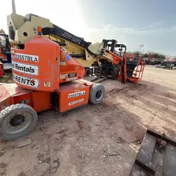 2016 JLG E400AJPN Articulating Boom Lift