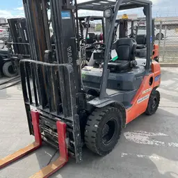 2018 Toyota 8FDU25 Warehouse Forklift