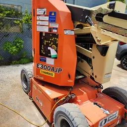 2015 JLG E300AJP Articulating Boom Lift