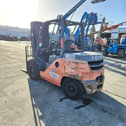2014 Toyota 8FD45U Warehouse Forklift