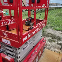 2018 MEC MICRO 19 Scissor Lift