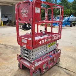 2017 MEC 1330SE Scissor Lift