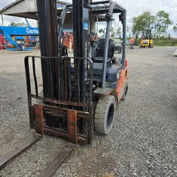 2017 Toyota 8FDU25 Forklift