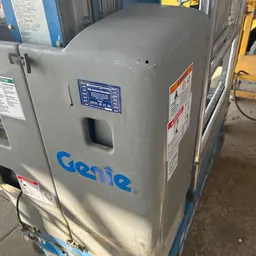 2018 Genie GR-12 Self-Propelled One-Person Lift