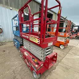 2018 MEC MICRO 19 Scissor Lift