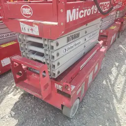 2018 MEC MICRO 19 Scissor Lift